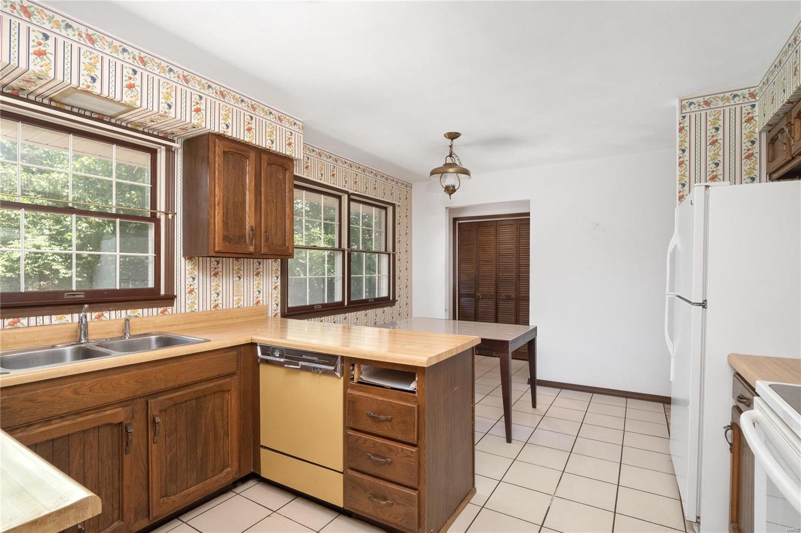 101 Fox Creek Road Belleville, IL 62223 - Photo 12 of 30 Gallery Image 12
