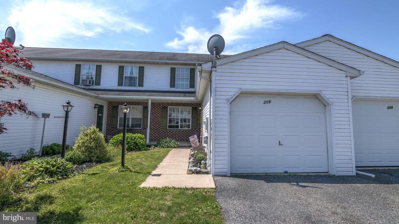 208 Groffdale Road Quarryville, PA 17566 - Photo 1 of 27 Gallery Image 1