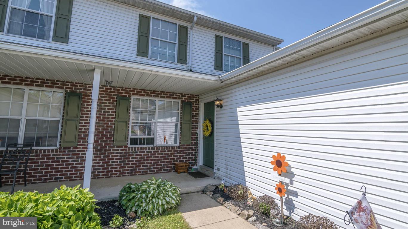 208 Groffdale Road Quarryville, PA 17566 - Photo 2 of 27 Gallery Image 2