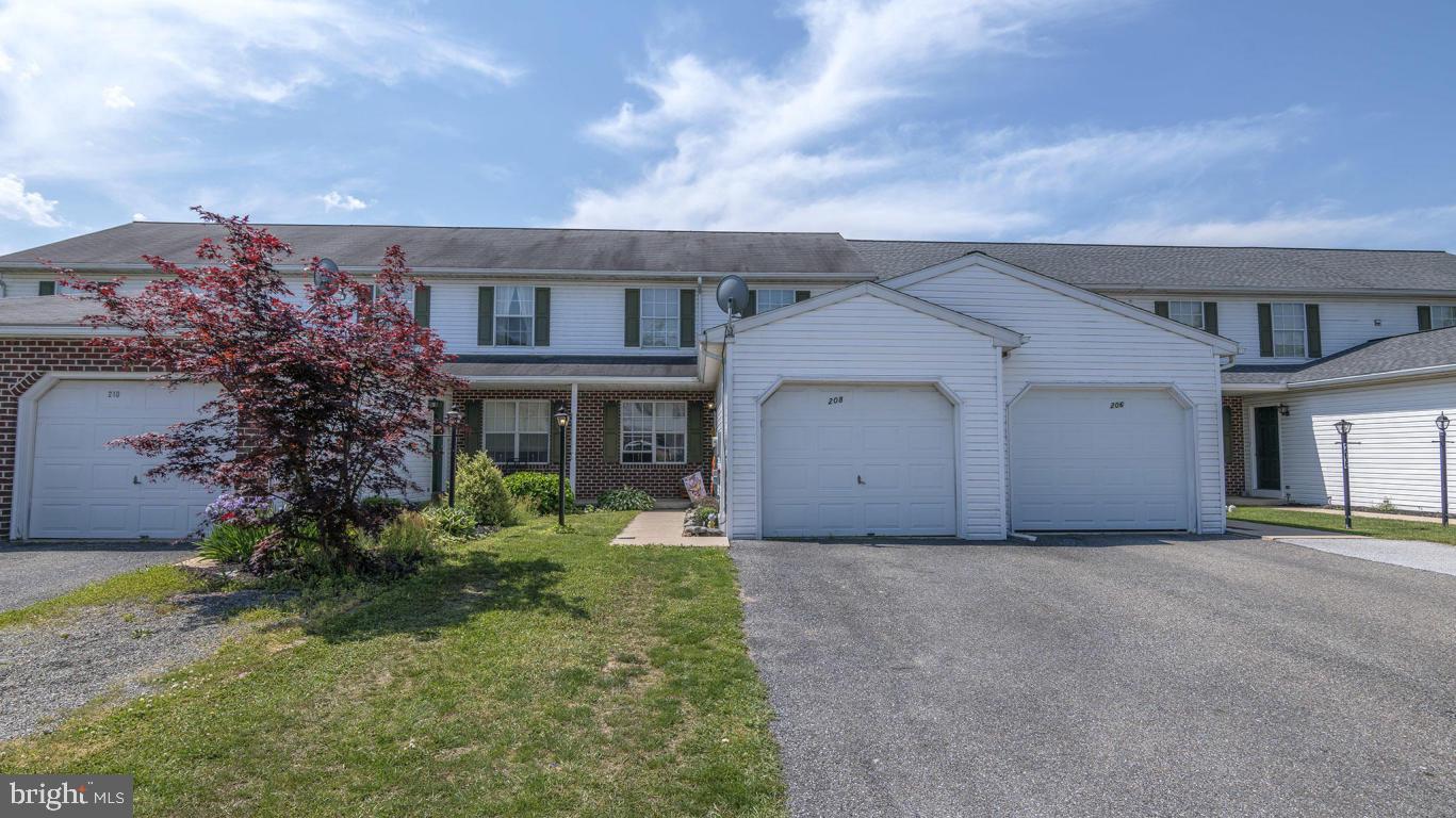 208 Groffdale Road Quarryville, PA 17566 - Photo 3 of 27 Gallery Image 3