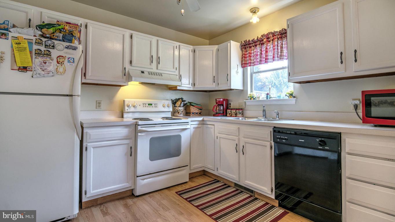 208 Groffdale Road Quarryville, PA 17566 - Photo 9 of 27 Gallery Image 9