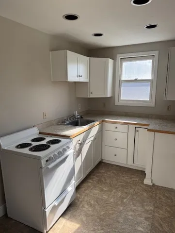 $1,500 | 324 Commercial Street, Unit 3, Whitman, MA 02382