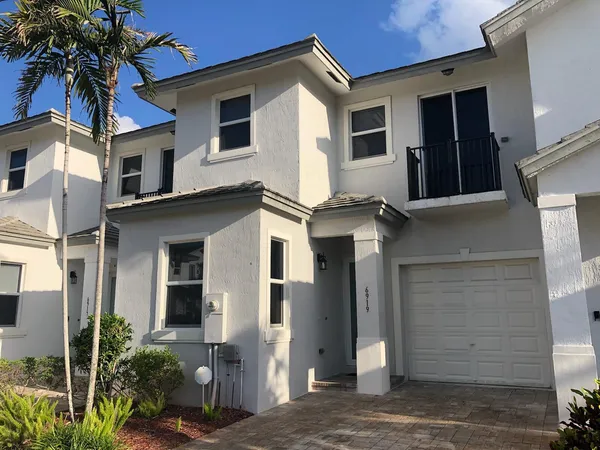 $3,600 | 6919 Pines Circle, Coconut Creek, FL 33073