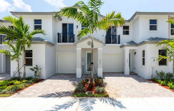 $3,600 | 6919 Pines Circle, Coconut Creek, FL 33073