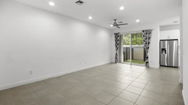 $3,600 | 6919 Pines Circle, Coconut Creek, FL 33073