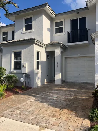 $3,600 | 6919 Pines Circle, Coconut Creek, FL 33073