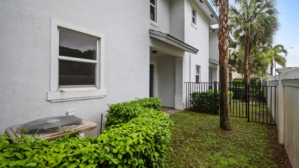$3,600 | 6919 Pines Circle, Coconut Creek, FL 33073