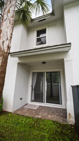 $3,600 | 6919 Pines Circle, Coconut Creek, FL 33073