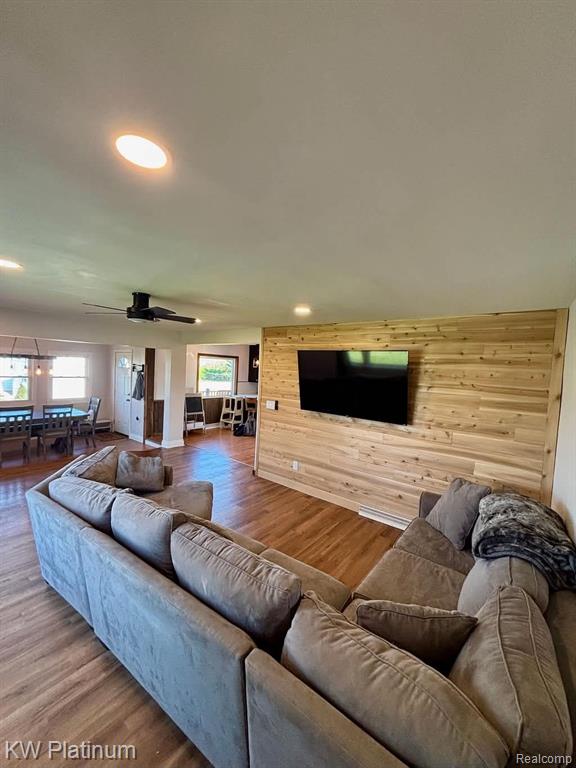 3261 Keewahdin Road Fort Gratiot, MI 48059 - Photo 3 of 31