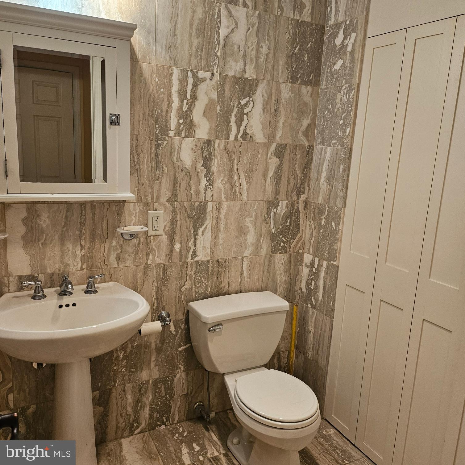 3801 Canterbury Road, Unit 618 Baltimore, MD 21218 - Photo 21 of 29 2nd Bathroom Marble Walls & Floors