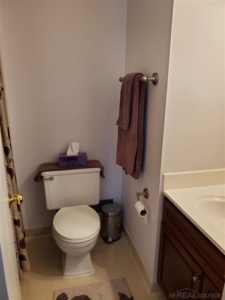 1499 Colony Drive Rochester Hills, MI 48307 - Photo 32 of 38