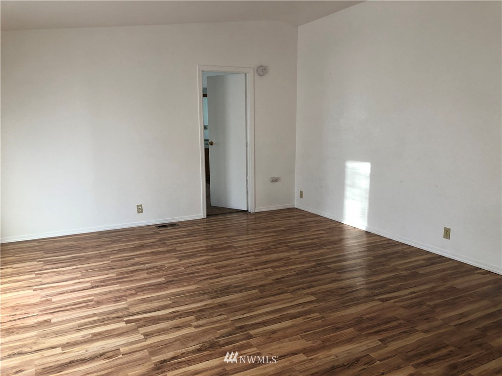 8576 Jean Road Northeast Moses Lake, WA 98837 - Photo 2 of 15 Gallery Image 2