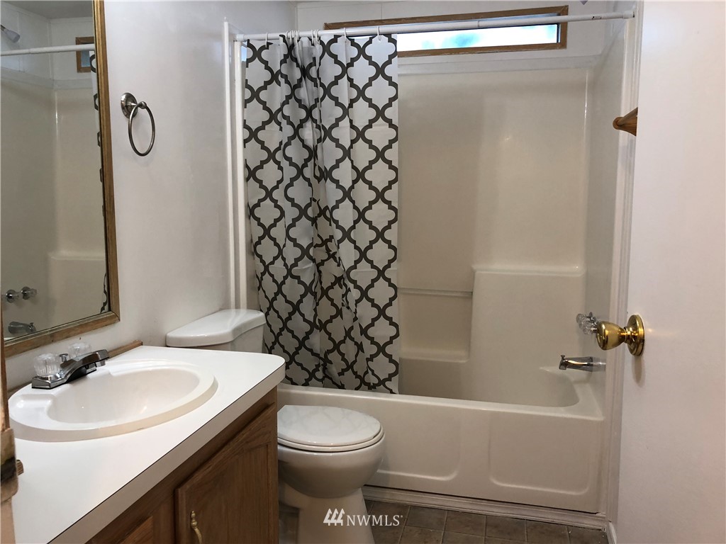 8576 Jean Road Northeast Moses Lake, WA 98837 - Photo 11 of 15 Gallery Image 11