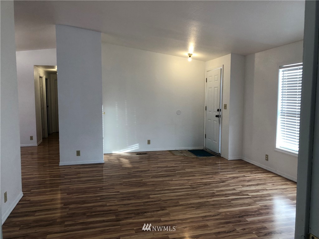 8576 Jean Road Northeast Moses Lake, WA 98837 - Photo 3 of 15 Gallery Image 3
