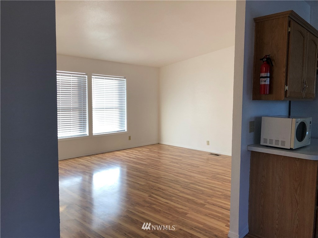 8576 Jean Road Northeast Moses Lake, WA 98837 - Photo 8 of 15 Gallery Image 8