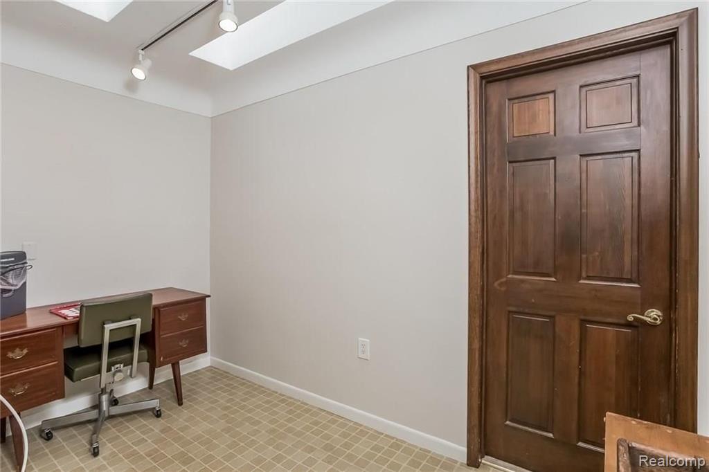 99 Perrydale Street Rochester Hills, MI 48306 - Photo 15 of 40