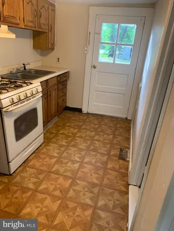 $1,000 | 233-233 Center Street, Elmer, NJ 08318