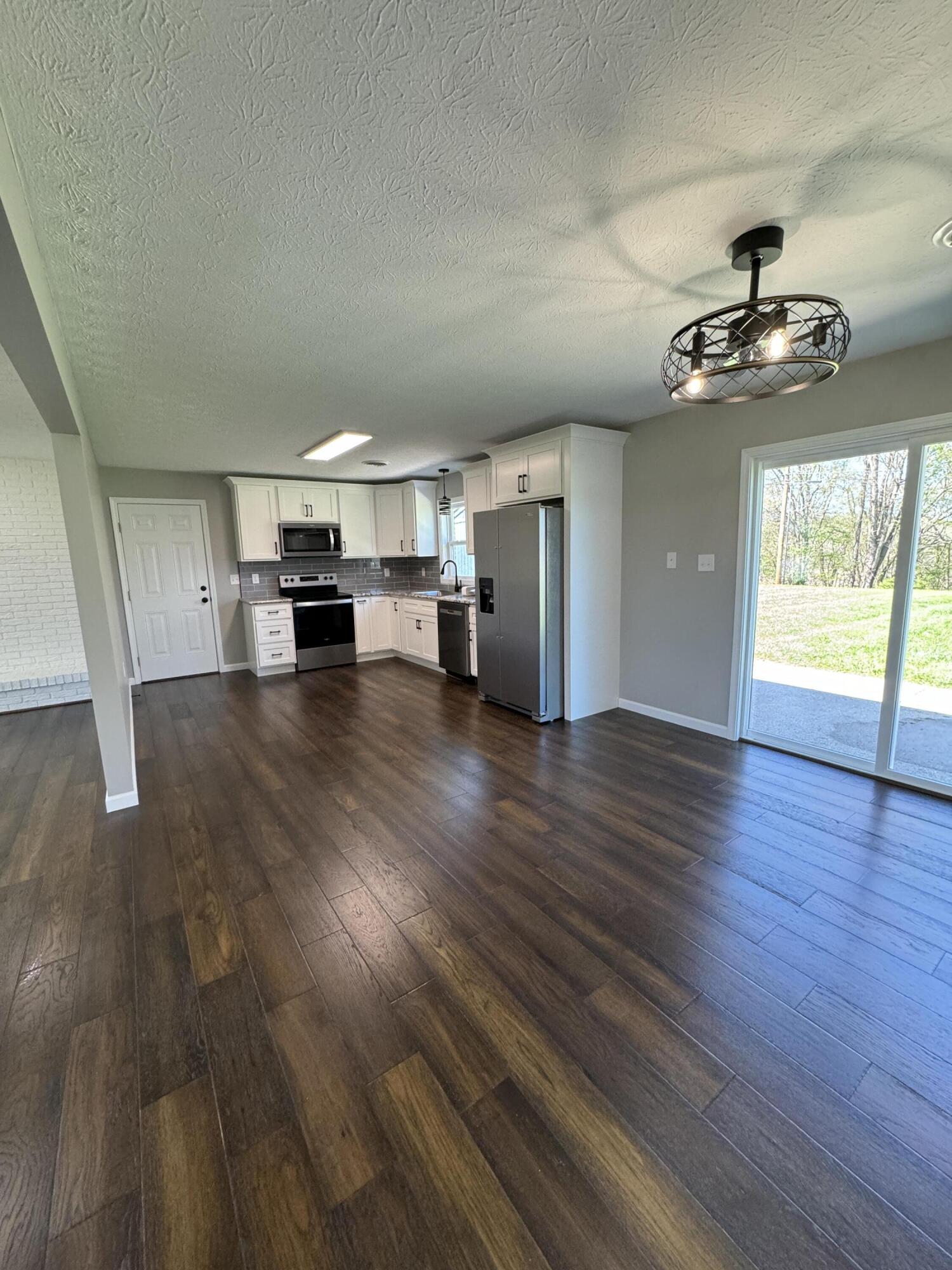 2016 Pond Meadow Road Somerset, KY 42503 - Photo 14 of 20 IMG_3915