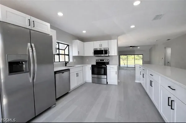 $2,395 | 7377 Constitution Circle, Fort Myers, FL 33967