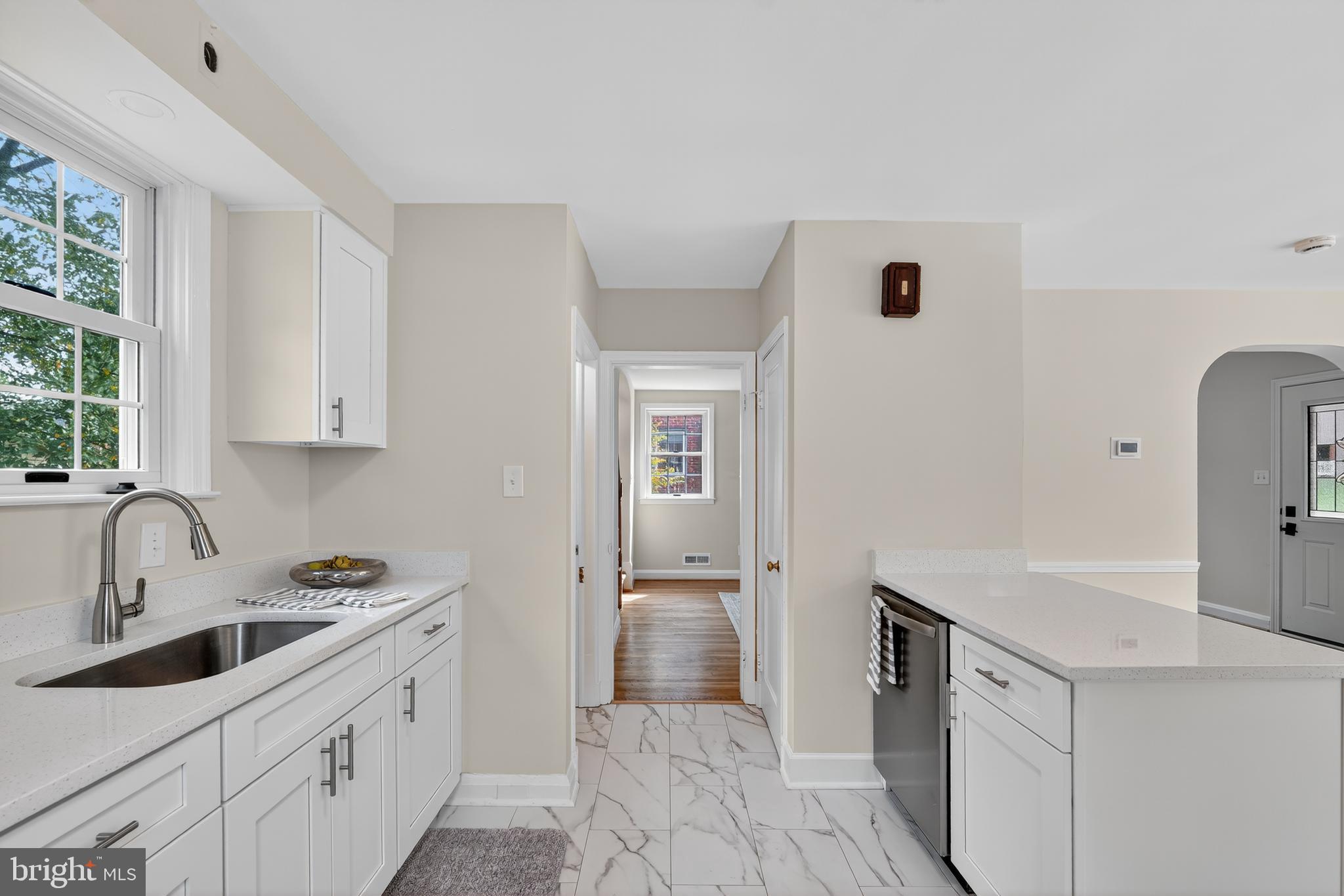 29 Dungarrie Road Baltimore, MD 21228 - Photo 8 of 43 Quartz counters