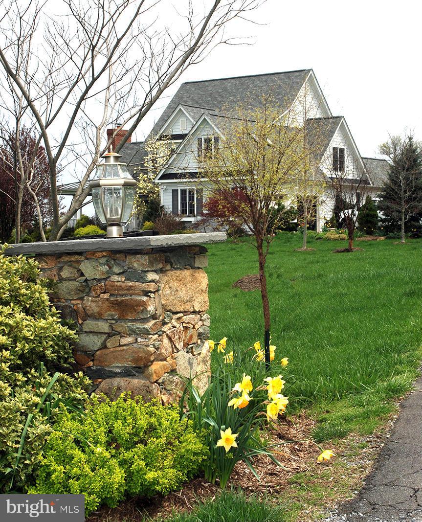 20560 Furr Road Round Hill, VA 20141 - Photo 1 of 27 Exterior (Front)