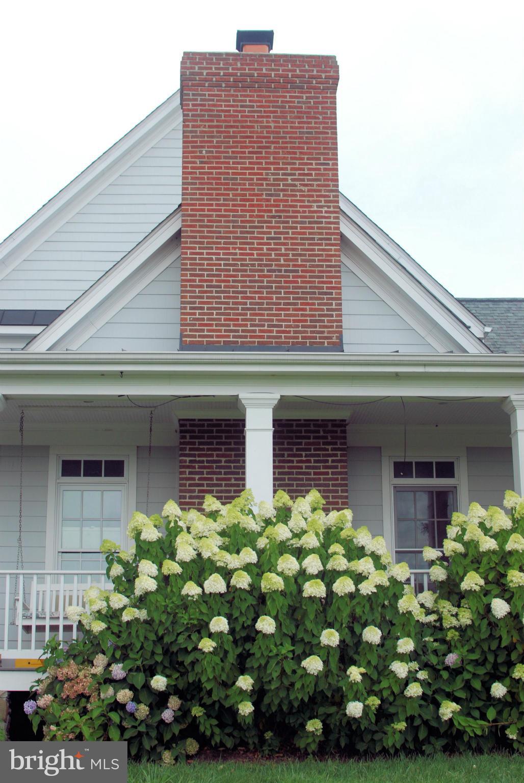 20560 Furr Road Round Hill, VA 20141 - Photo 15 of 27 Exterior (Rear)
