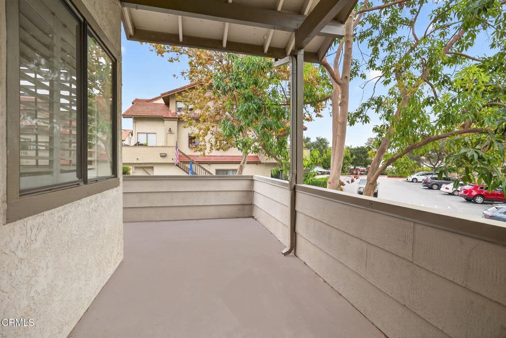 146 Maegan Place, Unit 9 Thousand Oaks, CA 91362 - Photo 2 of 33