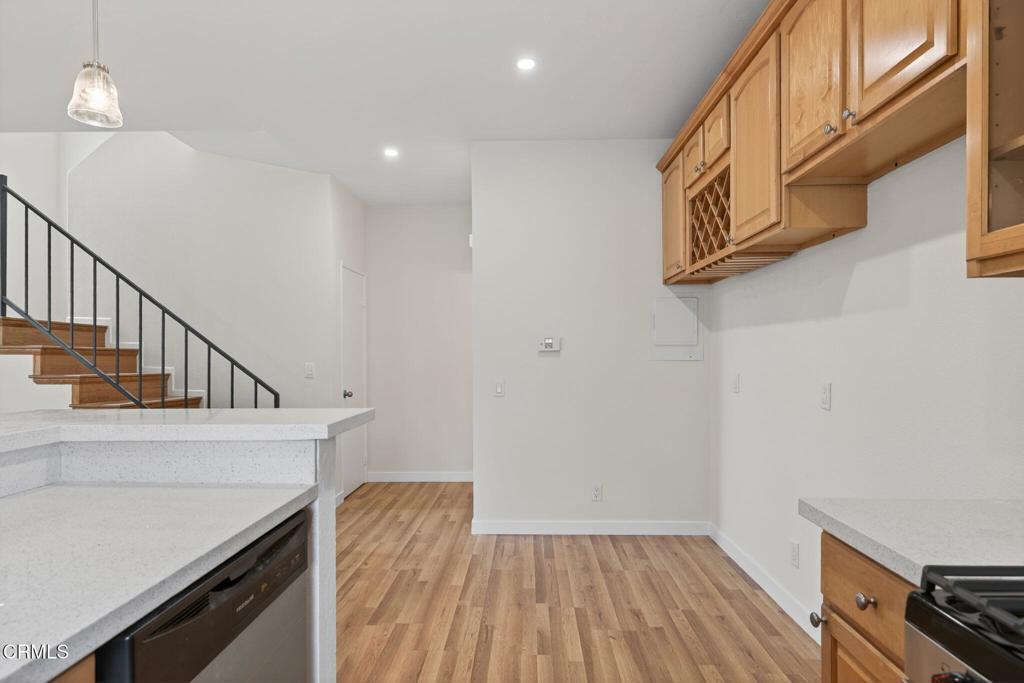 146 Maegan Place, Unit 9 Thousand Oaks, CA 91362 - Photo 7 of 33