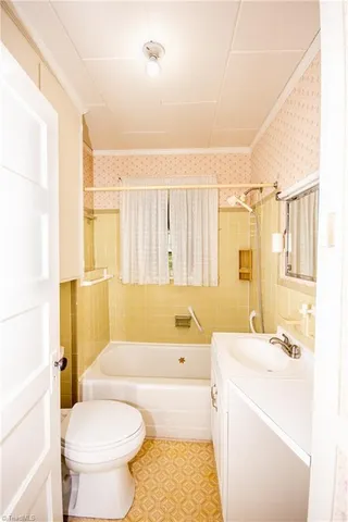 $255,000 | 495 Us Highway, Statesville, NC 28625