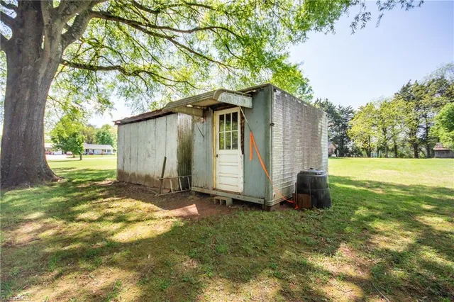 $255,000 | 495 Us Highway, Statesville, NC 28625