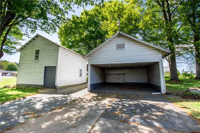 $255,000 | 495 Us Highway, Statesville, NC 28625