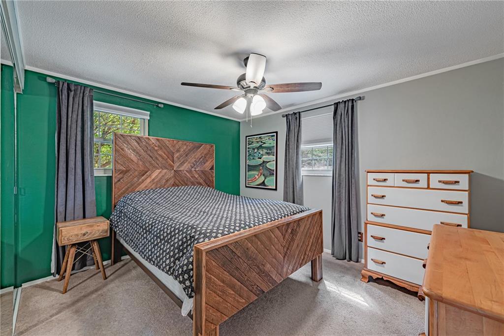 2940 Universal Road Pittsburgh, PA 15235 - Photo 11 of 25 Gallery Image 11