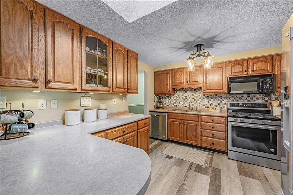 2940 Universal Road Pittsburgh, PA 15235 - Photo 8 of 25 Gallery Image 8