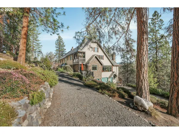 $1,900,000 | 309 Granite Street, Ashland, OR 97520
