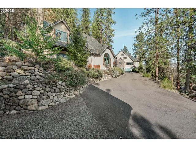 $1,900,000 | 309 Granite Street, Ashland, OR 97520