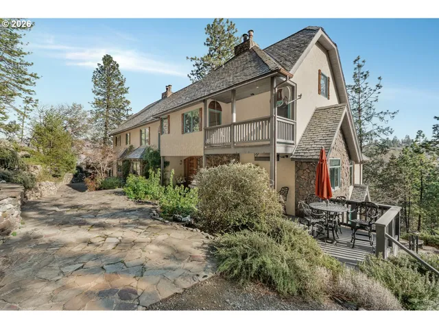 $1,900,000 | 309 Granite Street, Ashland, OR 97520