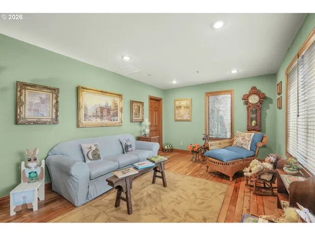 $1,900,000 | 309 Granite Street, Ashland, OR 97520