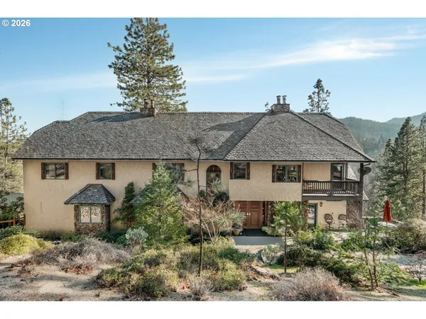 $1,900,000 | 309 Granite Street, Ashland, OR 97520