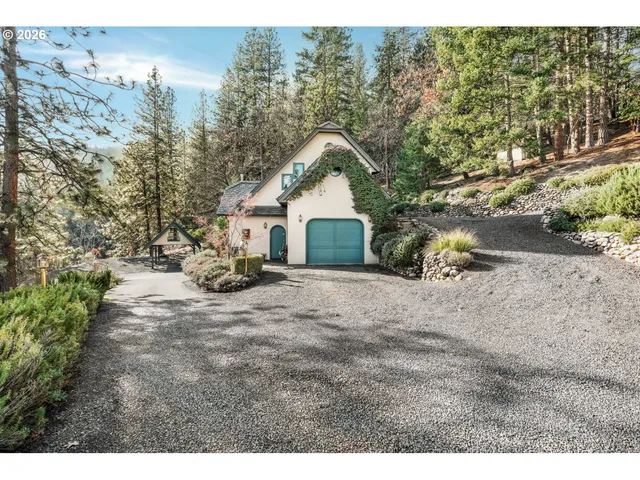$1,900,000 | 309 Granite Street, Ashland, OR 97520