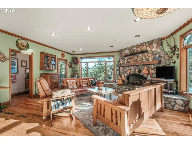 $1,900,000 | 309 Granite Street, Ashland, OR 97520