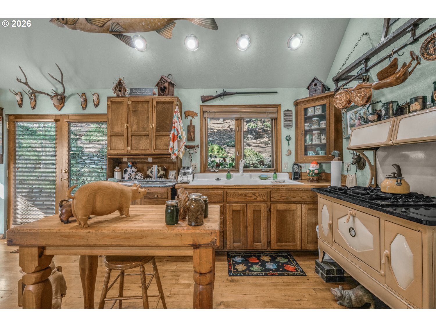 309 Granite Street Ashland, OR 97520 - Photo 10 of 48