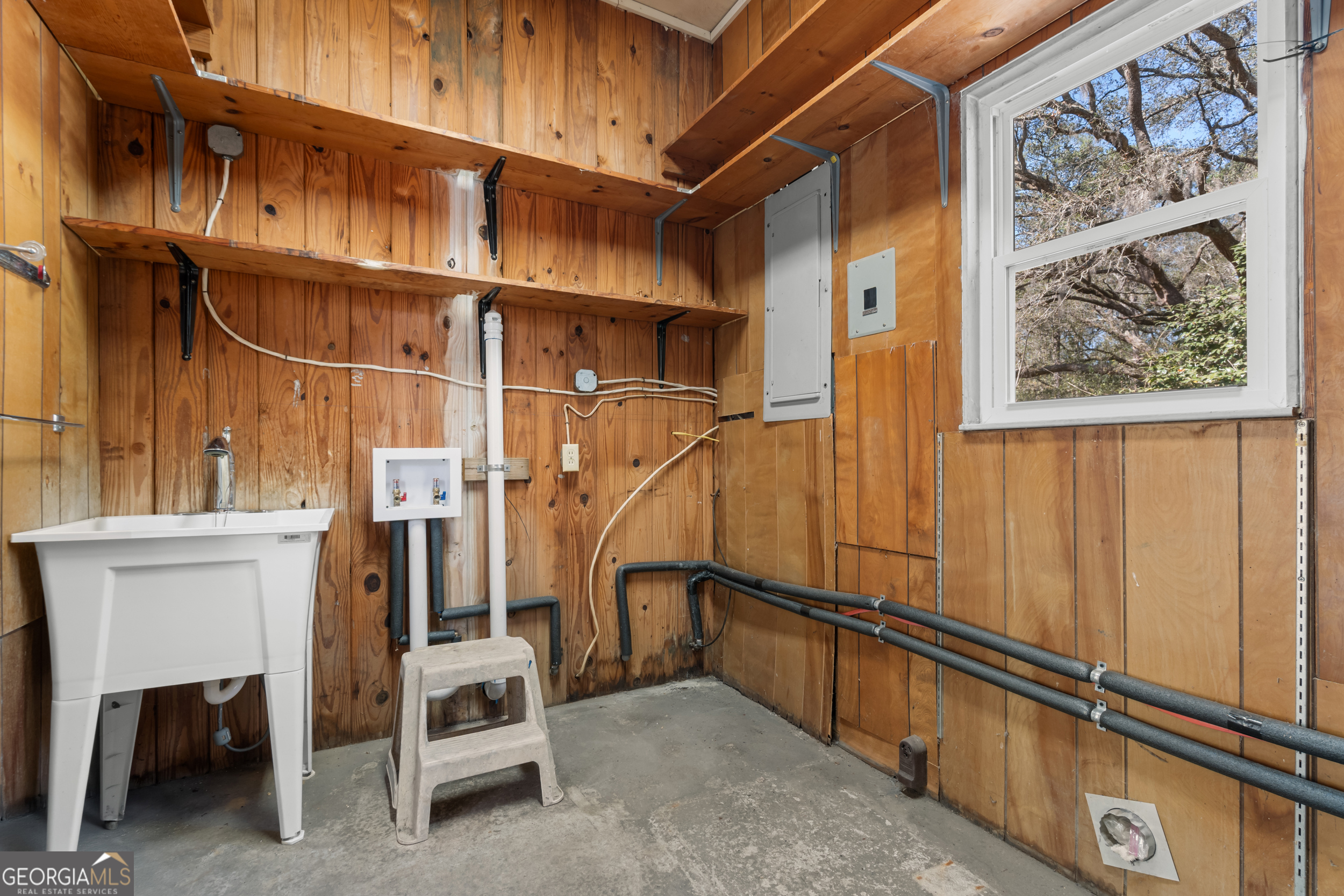 181 Heidt Road Guyton, GA 31312 - Photo 18 of 24 a view of entryway with a room