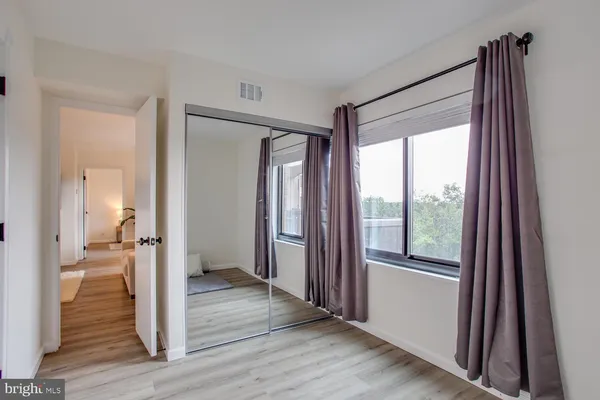 $3,000 | 203 Yoakum Parkway, Unit 1217, Alexandria, VA 22304