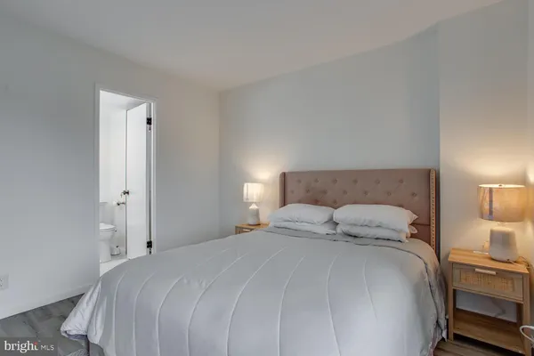 $3,000 | 203 Yoakum Parkway, Unit 1217, Alexandria, VA 22304