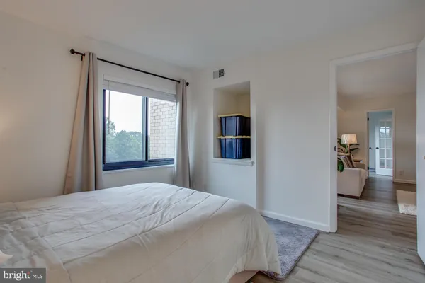 $3,000 | 203 Yoakum Parkway, Unit 1217, Alexandria, VA 22304