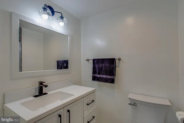 $3,000 | 203 Yoakum Parkway, Unit 1217, Alexandria, VA 22304