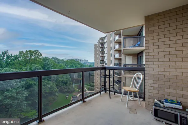 $3,000 | 203 Yoakum Parkway, Unit 1217, Alexandria, VA 22304