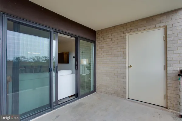 $3,000 | 203 Yoakum Parkway, Unit 1217, Alexandria, VA 22304