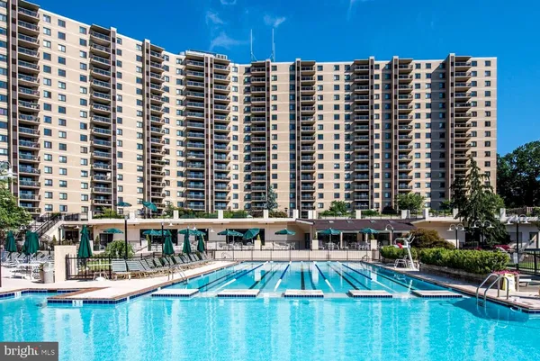 $3,000 | 203 Yoakum Parkway, Unit 1217, Alexandria, VA 22304