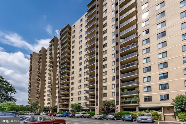 $3,000 | 203 Yoakum Parkway, Unit 1217, Alexandria, VA 22304
